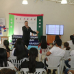 El abogado Jorge Alarcón, juez de Paz de la localidad, compartió con los estudiantes acerca de sus funciones.
