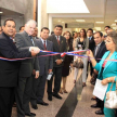 El presidente de la Corte, doctor Víctor Nuñez desata la cinta junto al titular de la circunscripción de Amambay, abogado Modesto Cano y otras autoridades 