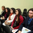 Los estudiantes en la sala de juicio oral.