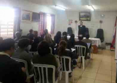 Momento del curso taller sobre guaraní que estuvo a cargo del profesor Ramón Silva.