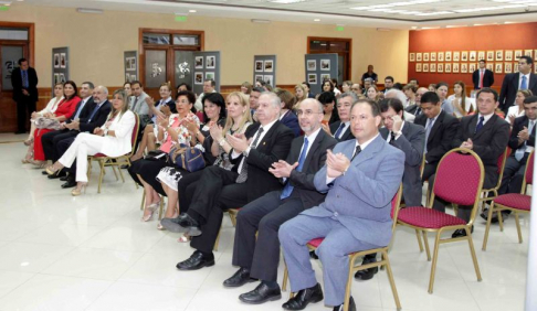 El acto de cierre de actividades de la campaña "Educando en Justicia" se realizó en el Salón Auditorio con la participación de autoridades judiciales.