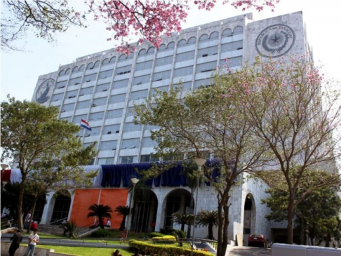 Fachada del Poder Judicial de Asunción luce nuevos escudos patrios