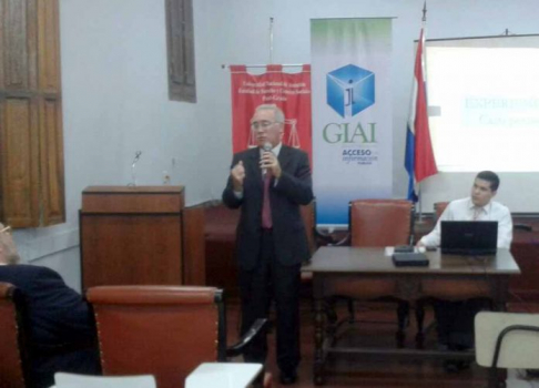 La actividad se realizó en el Aula Magna de la Facultad de Derecho y Ciencias Sociales de la UNA.