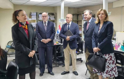 Autoridades notariales colombo españolas destacan gestión del Registro Público del Paraguay