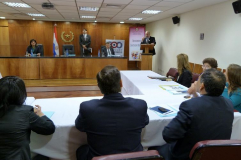 En el octavo piso de la Torre Norte se presentó esta mañana el informe de pasantia.