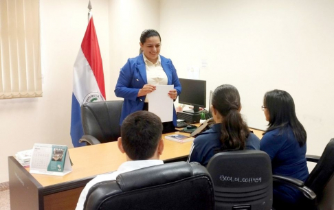 Juzgado de Caaguazú dictó sentencia de adopción en formato de lectura fácil.