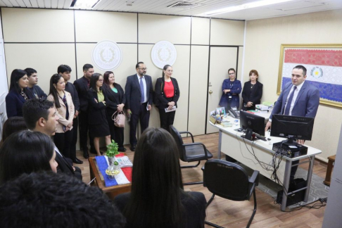 Visita guiada en sede Judicial de Asunción.