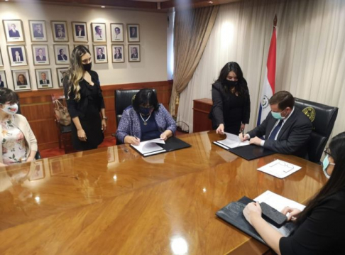 El acuerdo fue suscrito por el titular de la máxima instancia judicial, doctor Alberto Martínez Simón, en compañía de los ministros Carolina Llanes y César M. Diesel Junghanns, y la ministra de la Niñez, Teresa Martínez.