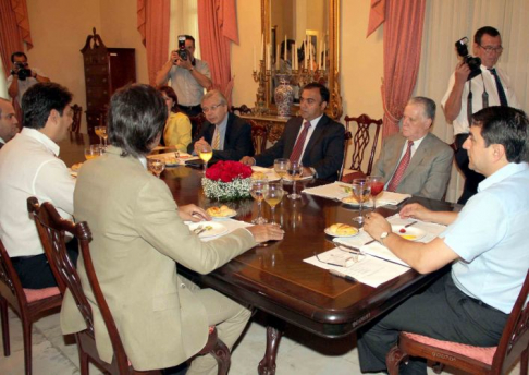 El presidente de la Corte Suprema de Justicia, doctor Víctor Núñez, participó de la reunión mantenida con el presidente de la República, Federico Franco, y otras autoridades en torno a la situación del Lago Ypacaraí.