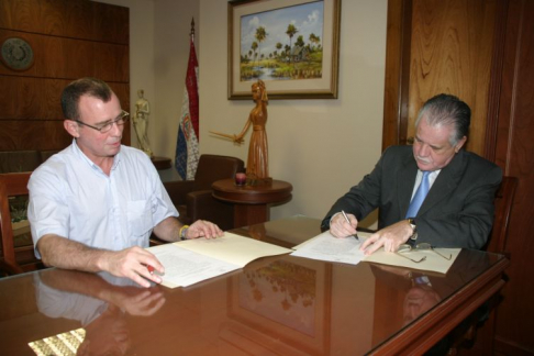 El ministro Víctor Núñez firmó convenio para nueva publicación de la “Gaceta Judicial”