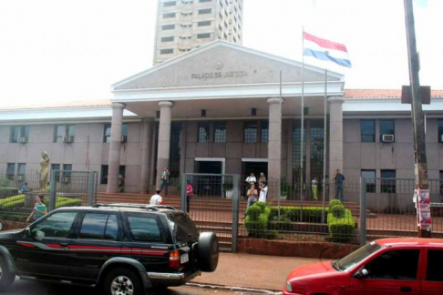 Fachada del Palacio de Justicia de Ciudad del Este