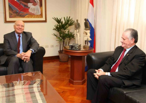 Durante la reunión del presidente de la Corte, doctor Víctor Núñez y el embajador de los EEUU, James Thessin