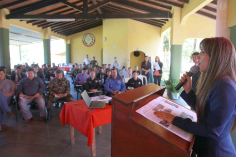 Durante la exposición brindada por la licenciada Amada Herrera, encargada del Programa 