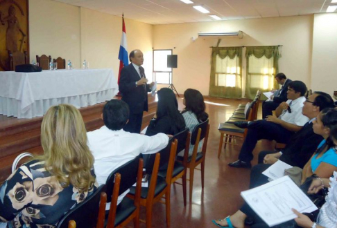 Uno de los disertantes es el doctor Arnulfo Arias, presidente del Tribunal de Apelación en lo Penal, Cuarta Sala.