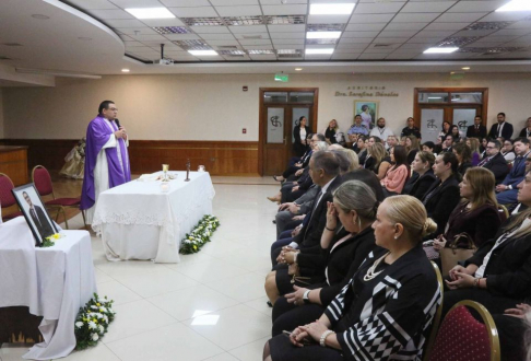 La misa fue presidida por el presbítero Héctor Fariña, párroco y rector del Santuario María Auxiliadora. 