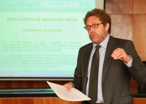 El doctor Luis de Arcos, técnico del Programa Eurosocial y redactor del Reglamento de Mediación Penal.