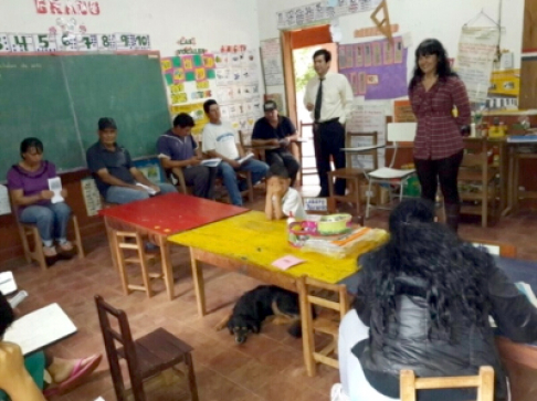 Momento de la charla de la figura del facilitador judicial.