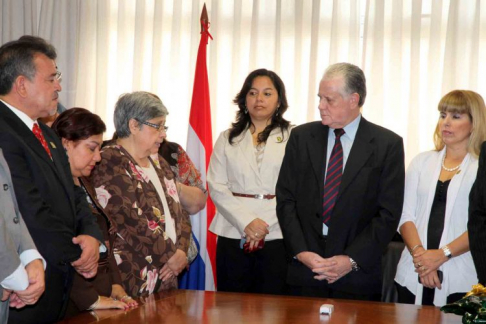 La presidenta de la Asociación de Jueces del Paraguay, Valentina Núñez junto al titular de la Corte Suprema de Justicia, doctor Víctor Núñez