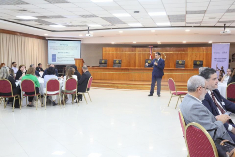 Oscar Martínez, director de Gestión de la Planificación dio la bienvenida a los representantes de las direcciones al taller.