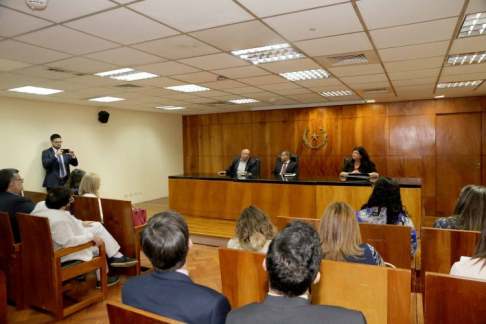 Los ministros de la Corte Suprema de Justicia, doctores Carolina Llanes y Manuel Ramírez Candia, se reunieron con representantes del equipo técnico de CEAMSO/CEJ.