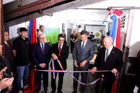 El presidente de la Corte Suprema de Justicia, doctor Luis María Benítez Riera, y el ministro doctor César Diesel Junghanns, asistieron este miércoles 13 de noviembre a la inauguración del Centro Histórico Aristócrata.