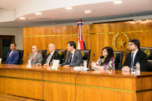 Los ministros de la Corte Suprema de Justicia participaron en la presentación del libro.