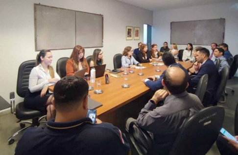 Reunión interinstitucional para implementar gestión electrónica de denuncias de violencia.