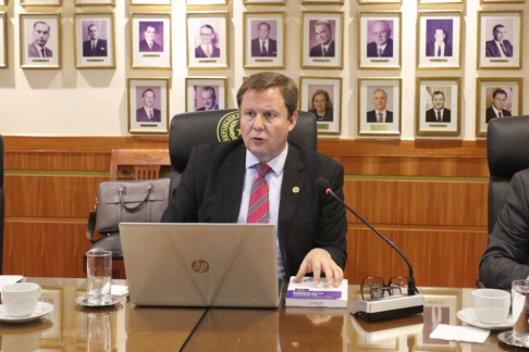 Ministro Alberto Martínez Simón