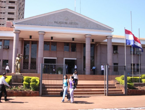 Fachada del Palacio de Justicia de Ciudad del Este.