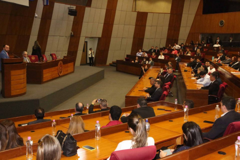 En la Sala de Sesiones del Congreso Nacional se inició el Diplomado Multifuero “Derecho Civil y Procesal Civil”, “Derecho Penal y Procesal Penal” y “Derecho Constitucional y Procesal”.