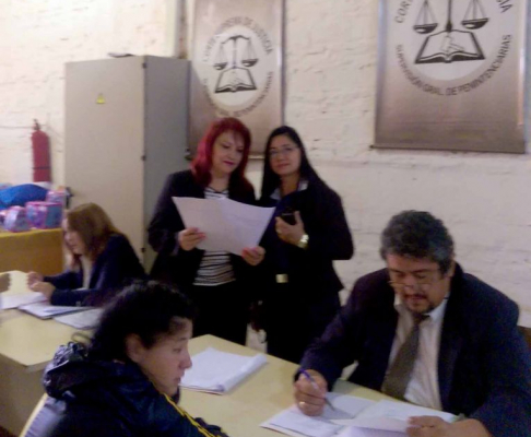 Momento de la visita a la correccional de mujeres. 