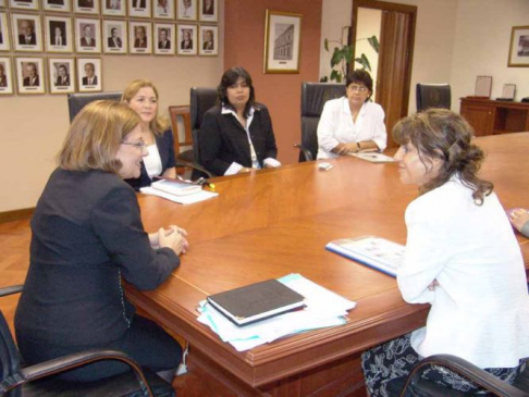 La presidenta de la Corte recibió visita de la directora  general de Cooperación Internacional del Ministerio de Relaciones Exteriores de la Argentina