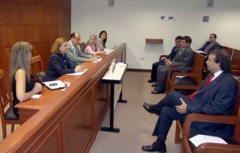 La presidenta de la Corte Suprema de Justicia, doctora Alicia Pucheta de Correa, en reunión con jueces penales.