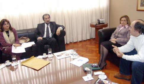  Reunión entre la presidenta de la Corte Suprema de Justicia, doctora Alicia Pucheta de Correa y el ministro de Salud, doctor Oscar Martínez Doldán. 