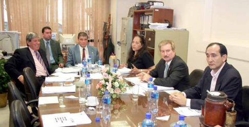 Imagenes de la reunión de la Comisión de presupuestos de Hacienda y el Senado