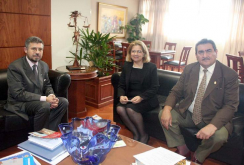 La Doctora Pucheta y el ministro Antonio Fretes recibieron al Presidente de la Corte de la Provincia de Córdoba, doctor Armando Andruet.