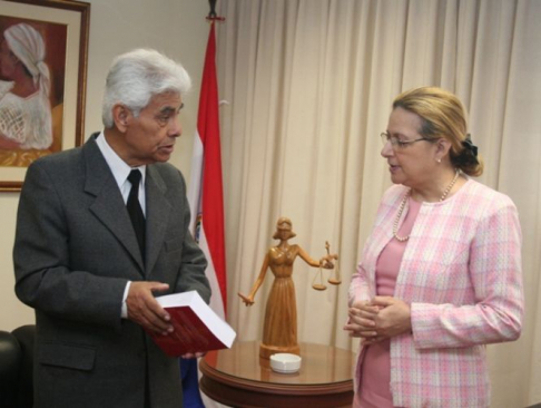 Ex magistrado del Perú, doctor Carlos Montoya visitó a la presidenta de la Corte