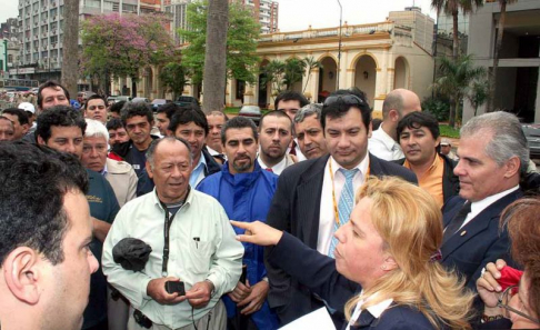 Los dirigentes sindicales aclararon que de no cumplirse el compromiso de los legisladores reiniciarán la medida de fuerza. 