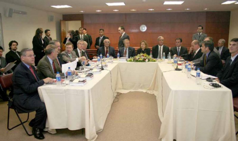 Durante la reunión que mantuvieron los ministros de la Corte con parlamentarios de EEUU.