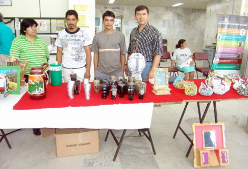 Exposición y venta de productos realizada por reclusos