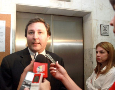 El ministro del Interior, Rafael Filizzola y la diputada Desirée Masi efectuaron trámites personales en la sede judicial de la Capital