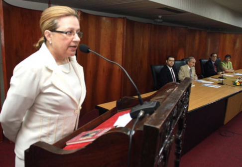 La ministra Alicia Pucheta de Correa estuvo a cargo de abrir la última jornada del Seminario de Mediación Penal.