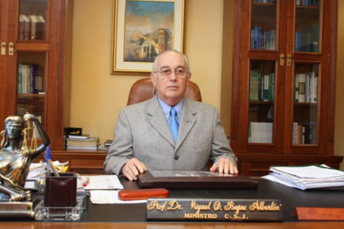 El ministro de la Corte Suprema de Justicia, doctor Miguel Oscar Bajac