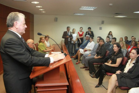 El juramento se realizó en  el noveno piso de la torre norte del Poder Judicial de Asunción