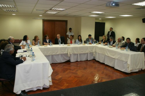 Primera Reunión de la Comisión Bicentenario con los presidentes de las circunscripciones judiciales.