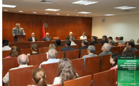 La sala de conferencia fue sede de la presentación del libro “Propiedad Intelectual sobre Vegetales en la Legislación Paraguaya”  