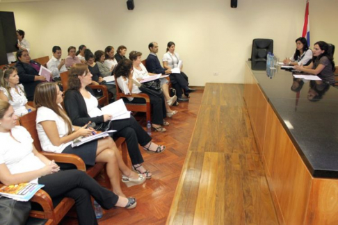 La jornada de capacitación sobre las 100 Reglas de Brasilia se realizó en la sede judicial de Asunción