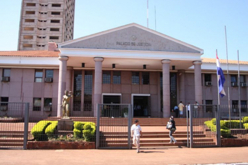 Fachada del Palacio de Justicia de Ciudad del Este