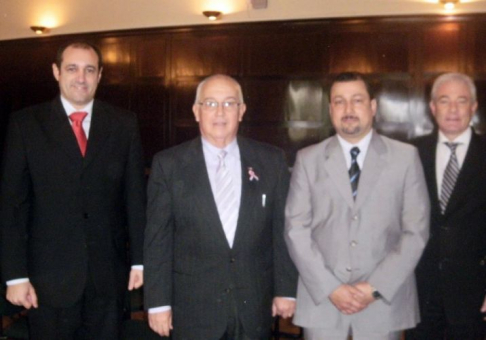 El ministro de la Corte Suprema de Justicia, doctor Miguel Oscar Bajac junto a catedráticos de la Universidad de Buenos Aires