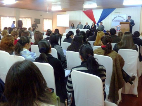 Durante la conferencia sobre Derecho Procesal Laboral, que se realizó en Misiones